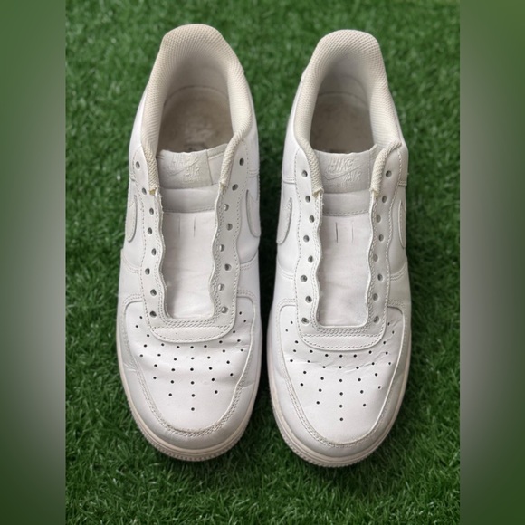Nike Air Force 1 '07
Men's Shoes Size 9.5 - Picture 1 of 8
